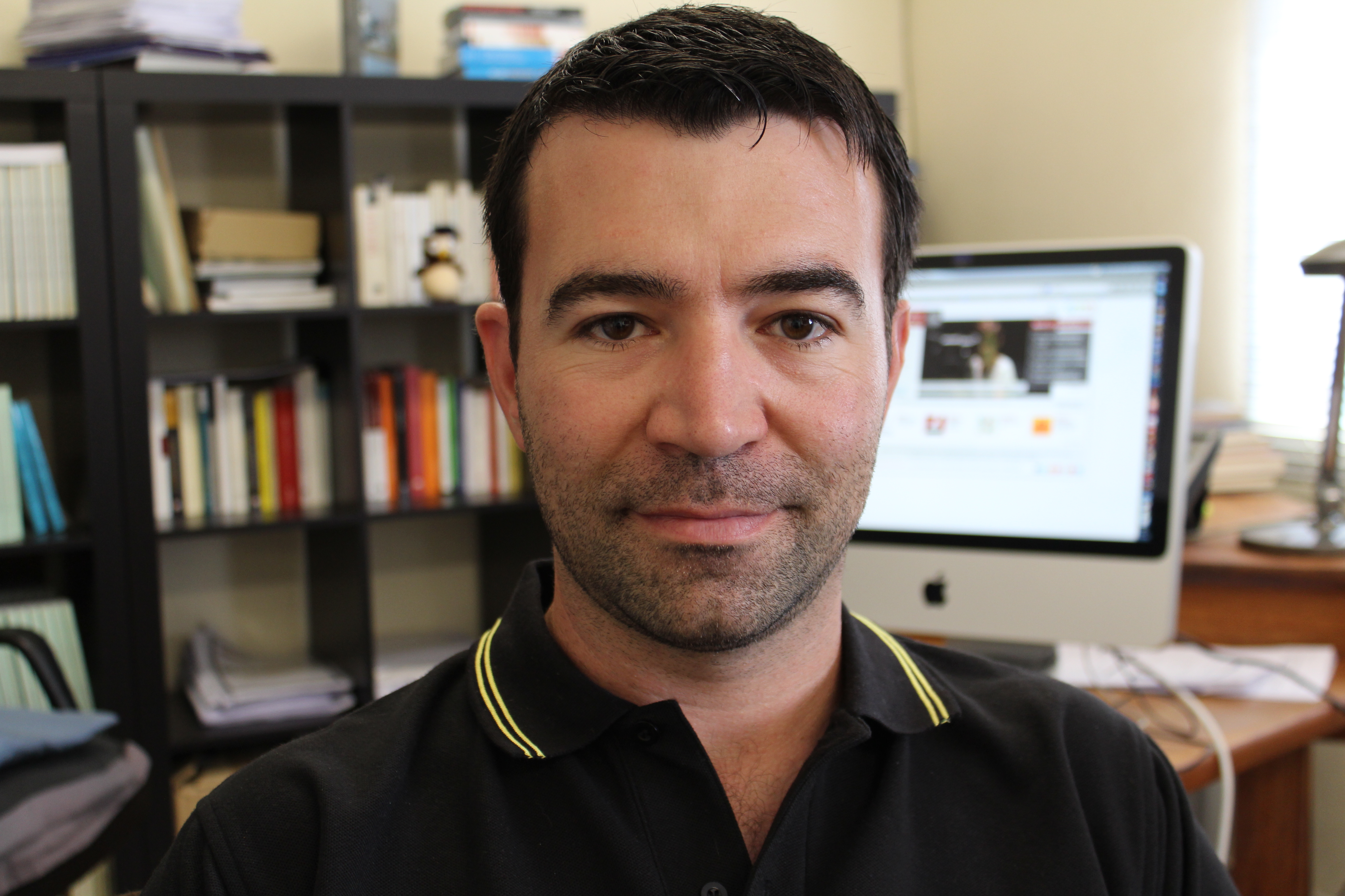 CARTAGENA PIENSA: CAF�S FILOS�FICOS. SALVADOR CAYUELA S�NCHEZ �CU�L ES EL LUGAR DEL HOMBRE EN EL COSMOS?