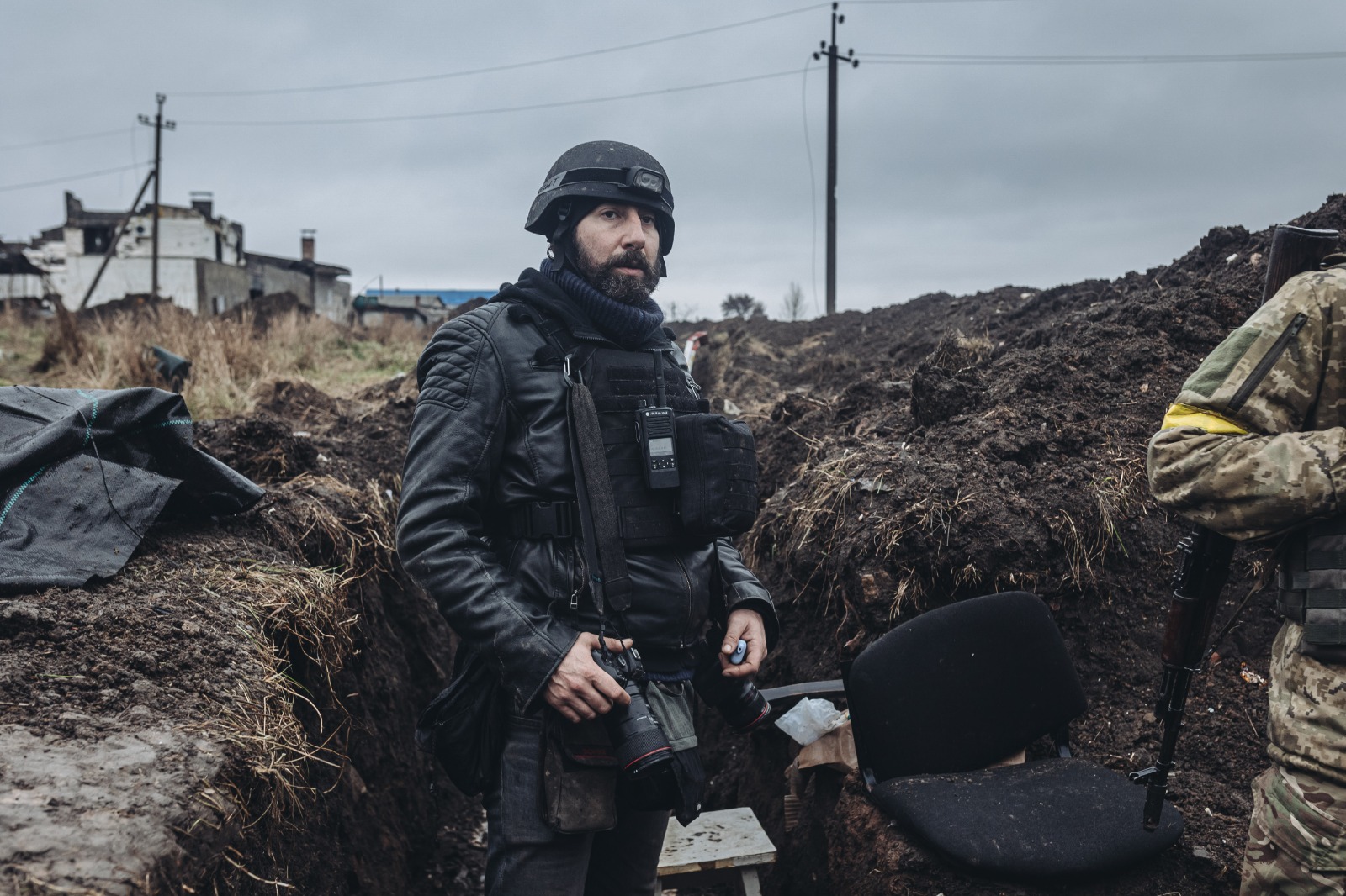 CARTAGENA PIENSA: MANU BRABO `CONTAR LA GUERRA EN TIEMPOS DEL TERRAPLANISMO� 