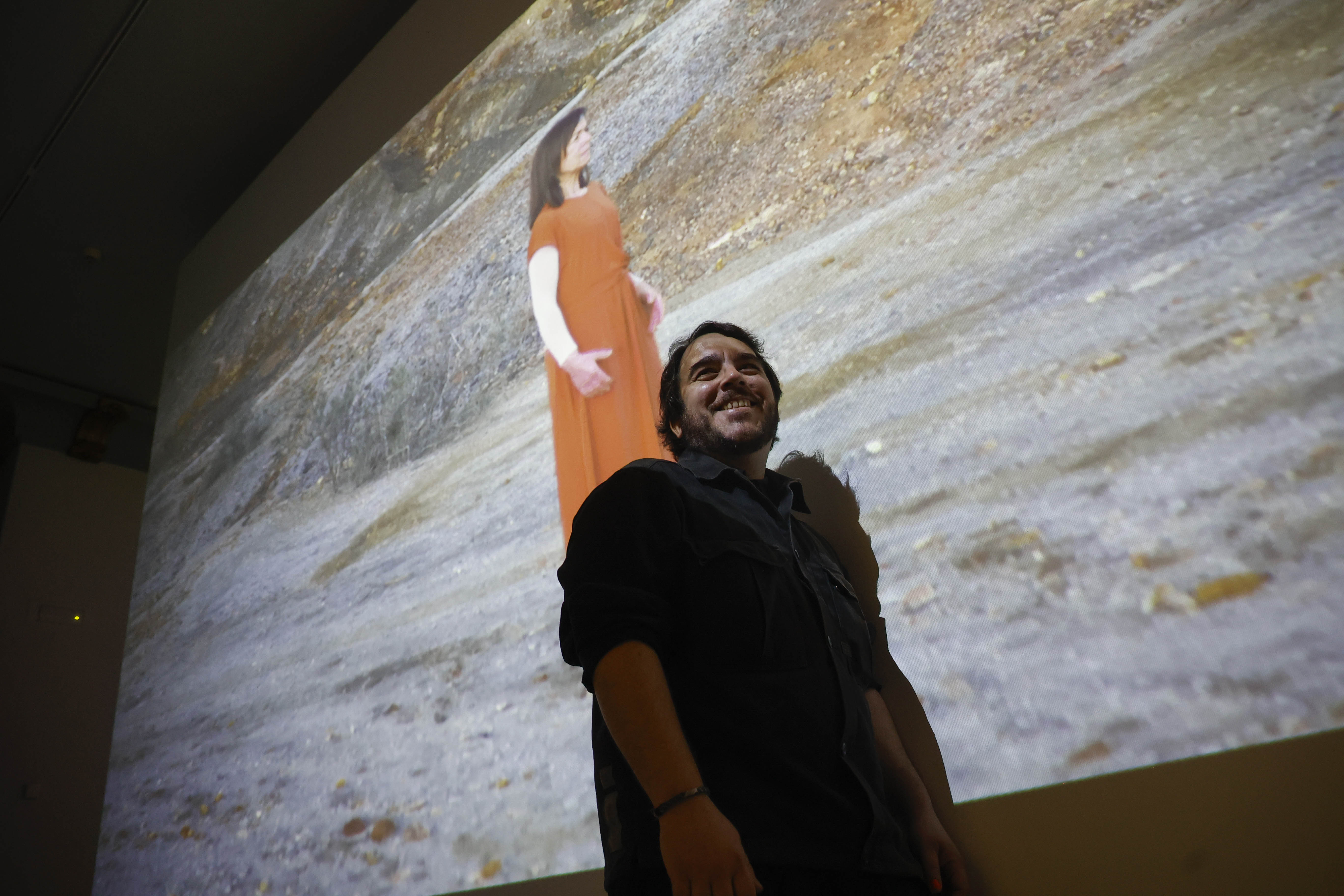 Visita guiada a la exposici�n 'Caliu' con el artista Fito Conesa (Palacio Consistorial y antiguo CIM)